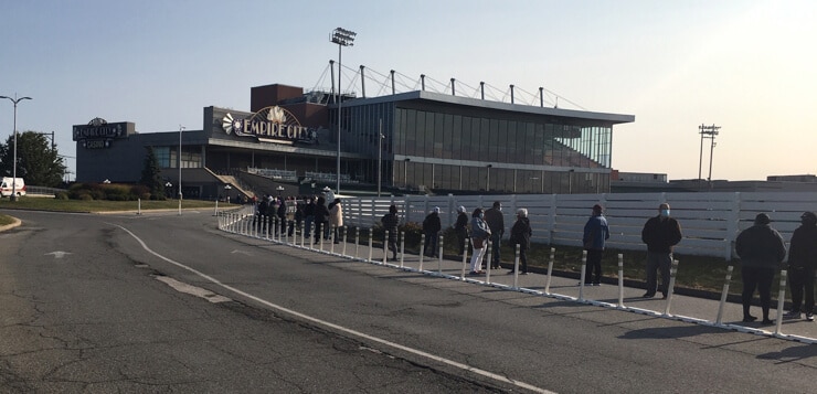 Gamblers Flock To Racino Reopening At Yonkers Raceway